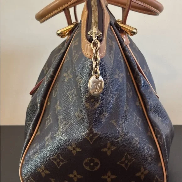 Louis Vuitton Tivoli GM Bag - Picture 2 of 10